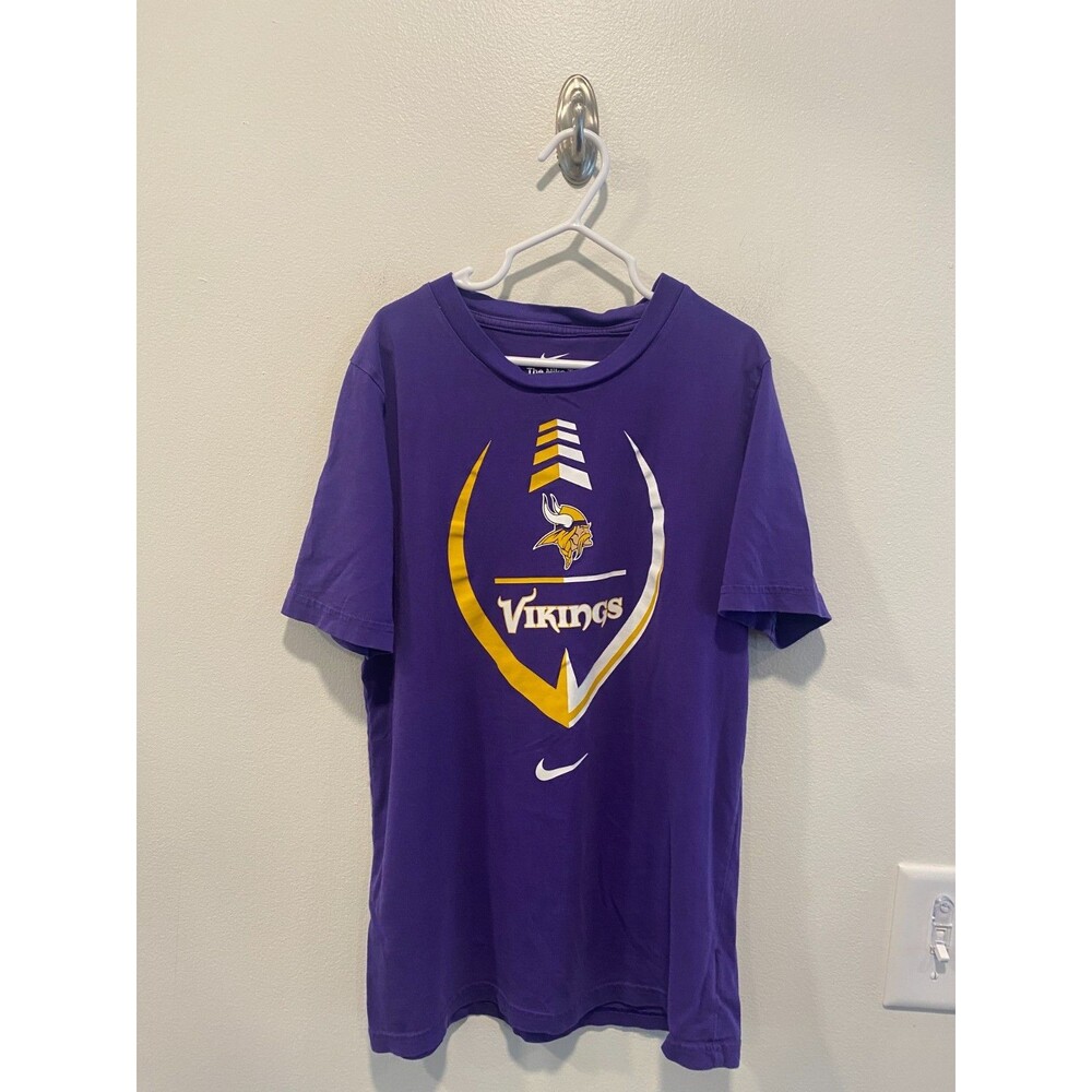 Nike Youth Shirt Vikings Minnesota Short Sleeve Tee Shirt Size Medium Purple